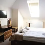 - Restauracja Koral 3* Величка