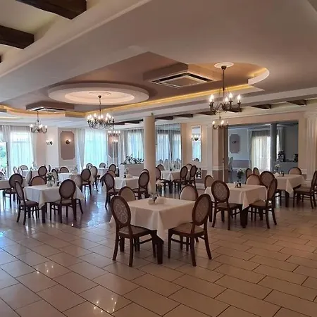 - Restauracja Koral Wieliczka