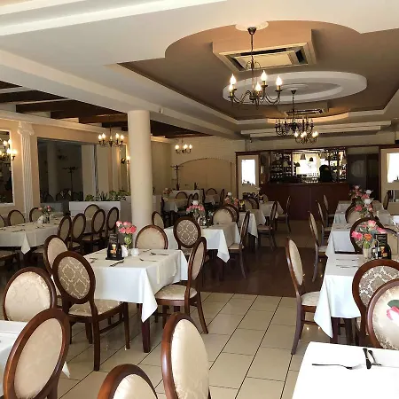 - Restauracja Koral 3*
