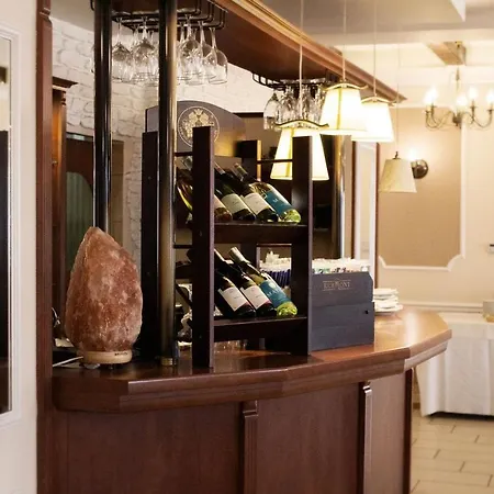 - Restauracja Koral 3* Wieliczka