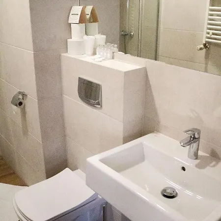 - Restauracja Koral Hotel