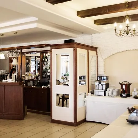 Hotel - Restauracja Koral 3*