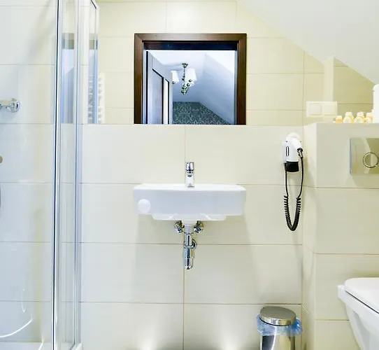 - Restauracja Koral 3*