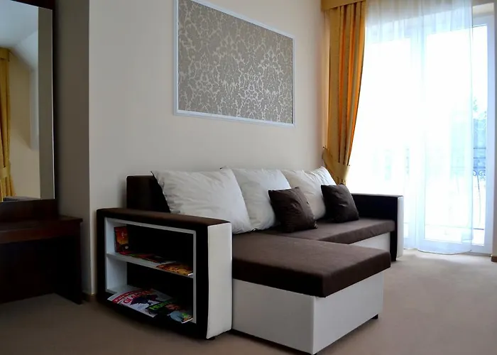 - Restauracja Koral 3*